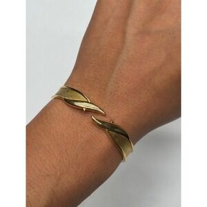 Monet Gold Tone Mesh Leaf‎ Cuff Bangle Bracelet Fashion Jewelry Women